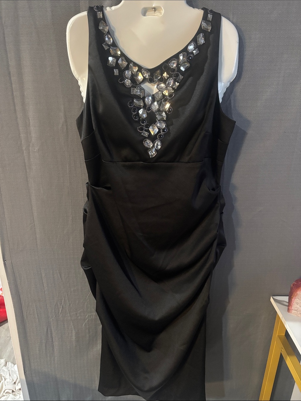 Embellished Black Sleeveless Cocktail Dress
